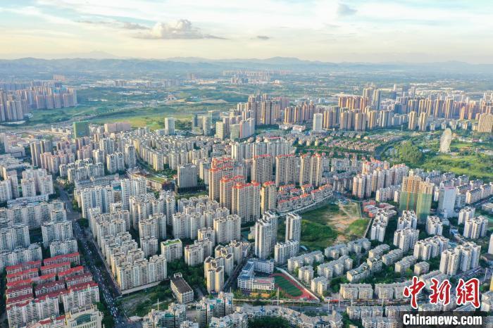 資料圖：航拍樓盤林立。 陳冠言 攝