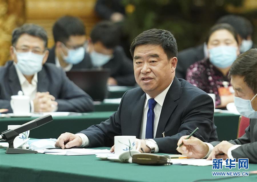 (新華全媒頭條·圖文互動)(6)從人民中汲取磅礴力量——習(xí)近平總書記同出席2020年全國兩會人大代表、政協(xié)委員共商國是紀(jì)實